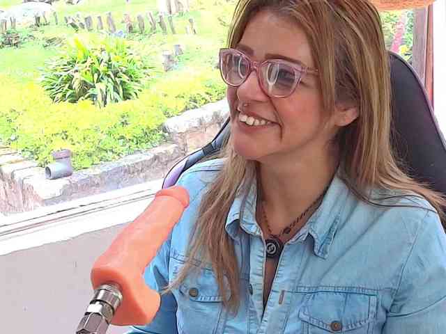 CarolMissoficial webcam