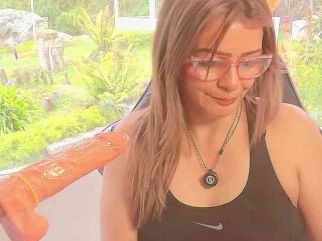 CarolMissoficial webcam