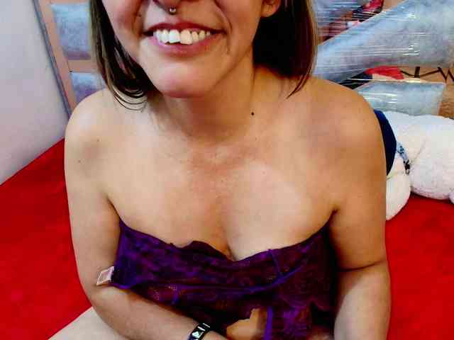 CarolMissoficial webcam