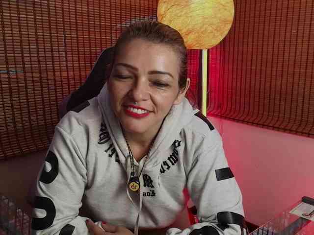 CarolMissoficial webcam