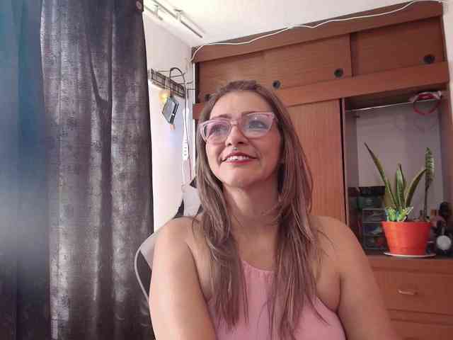 CarolMissoficial webcam