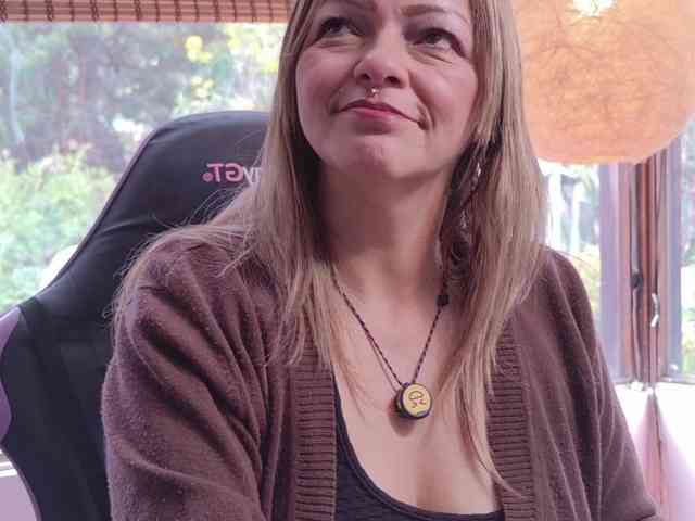 CarolMissoficial webcam