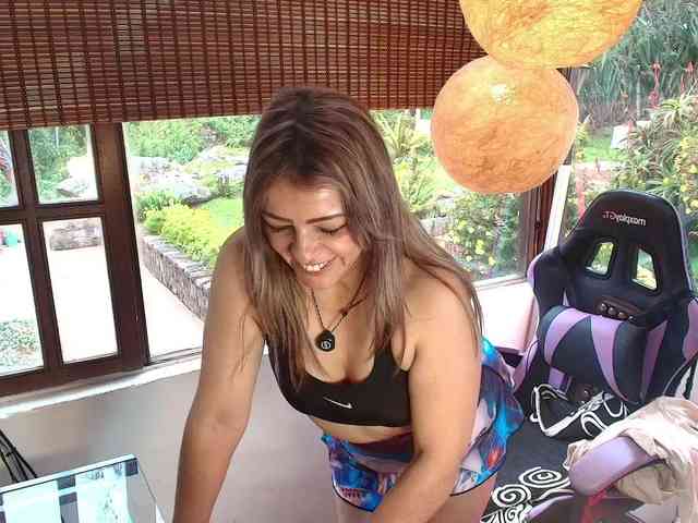 CarolMissoficial webcam
