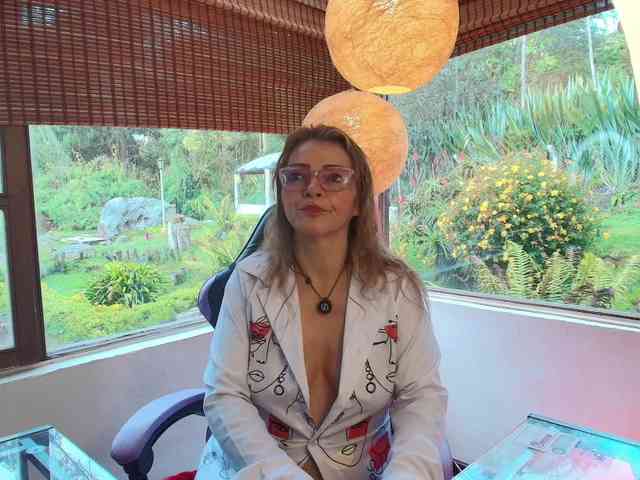 CarolMissoficial webcam