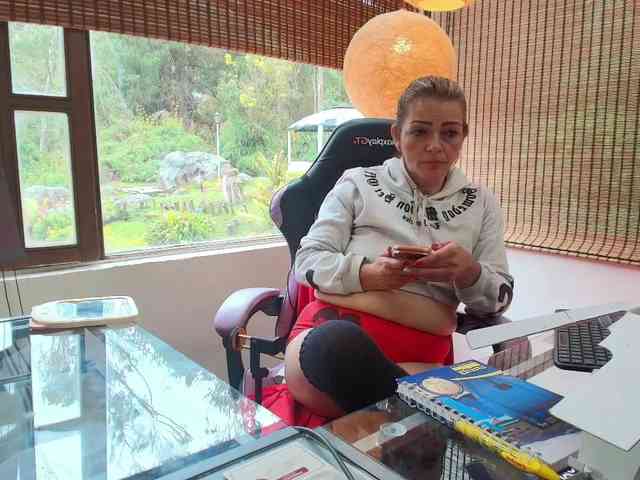 CarolMissoficial webcam