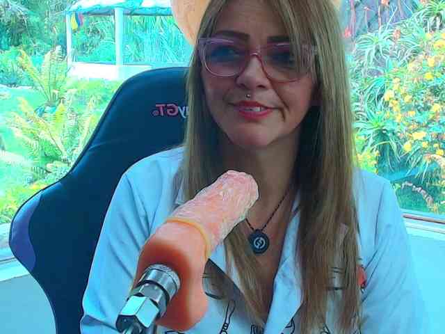 CarolMissoficial webcam