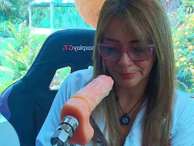 CarolMissoficial webcam