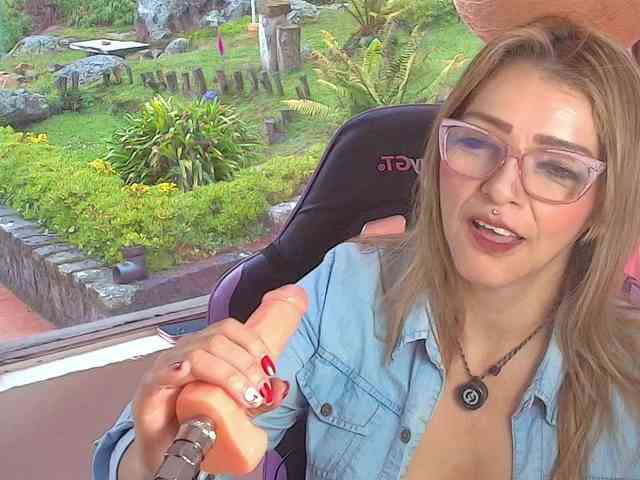 CarolMissoficial webcam