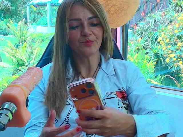 CarolMissoficial webcam