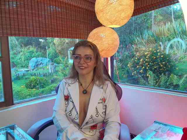 CarolMissoficial webcam