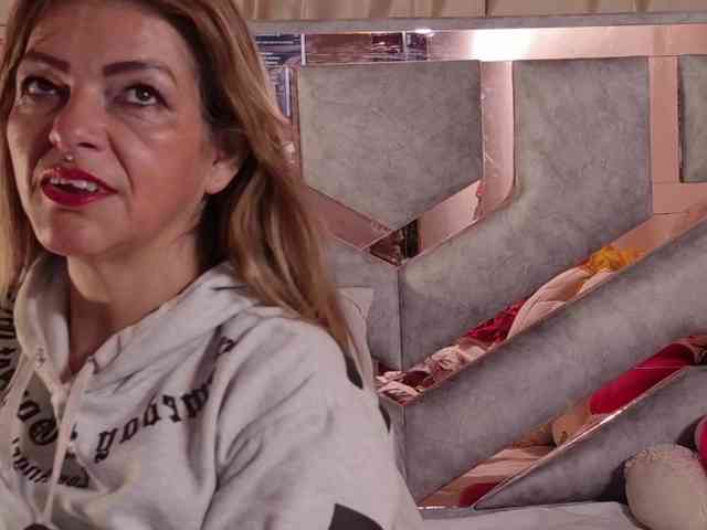 CarolMissoficial webcam
