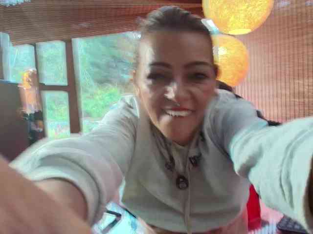 CarolMissoficial webcam