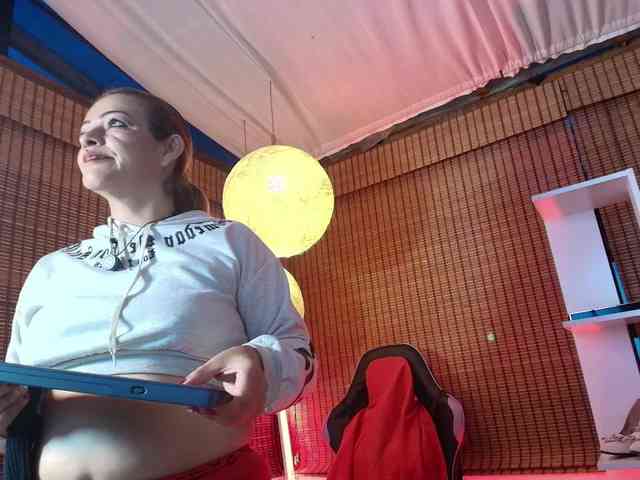 CarolMissoficial webcam