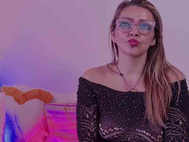 CarolMissoficial webcam