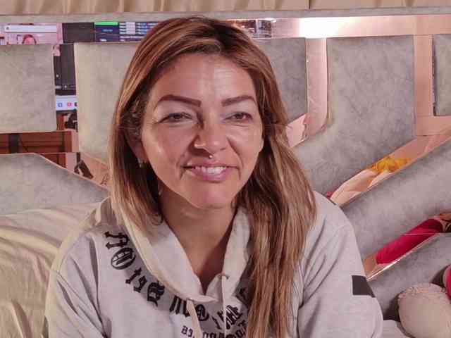 CarolMissoficial webcam