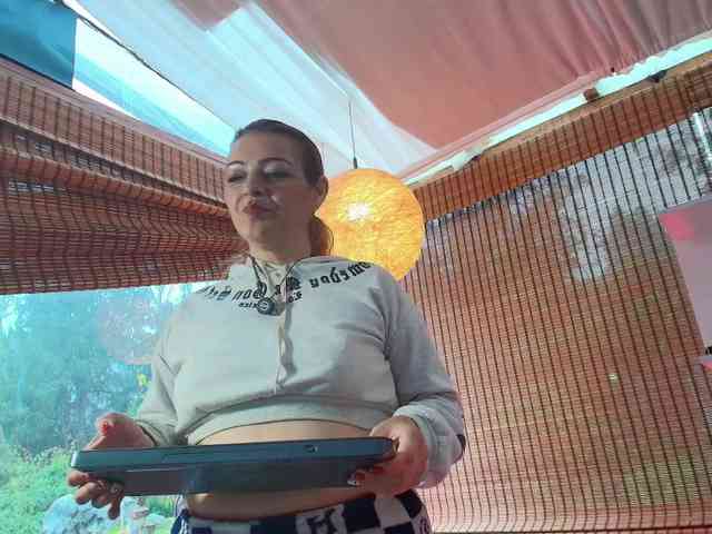 CarolMissoficial webcam