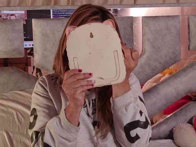 CarolMissoficial webcam
