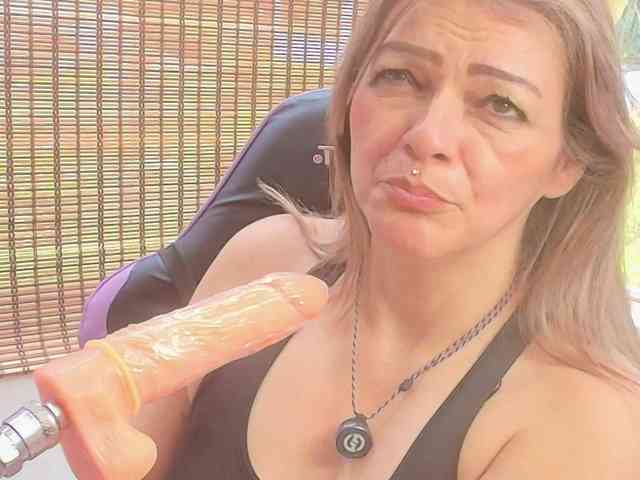 CarolMissoficial webcam