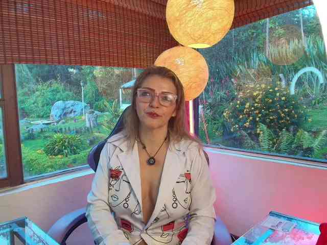 CarolMissoficial webcam