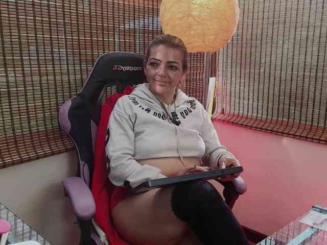CarolMissoficial webcam