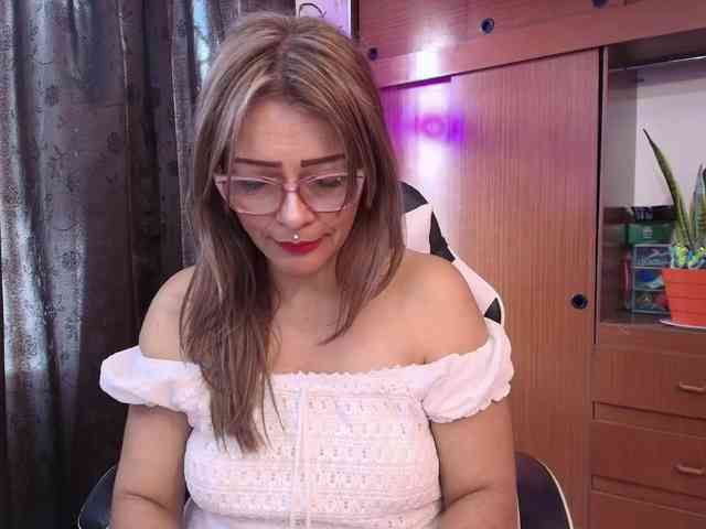 CarolMissoficial webcam