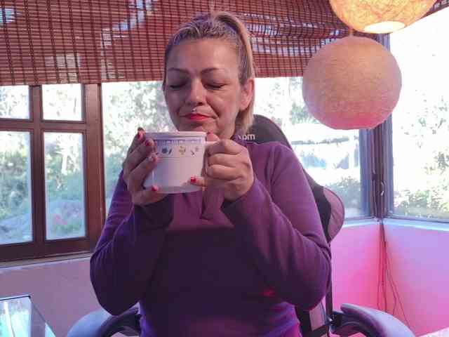 CarolMissoficial webcam
