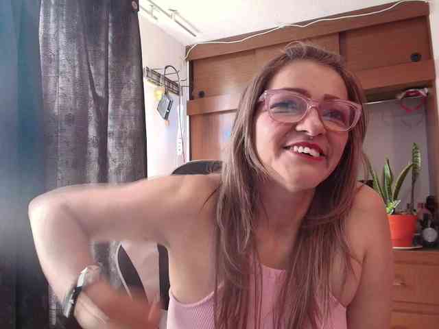 CarolMissoficial webcam