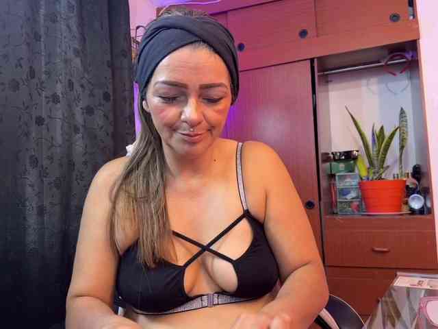 CarolMissoficial webcam