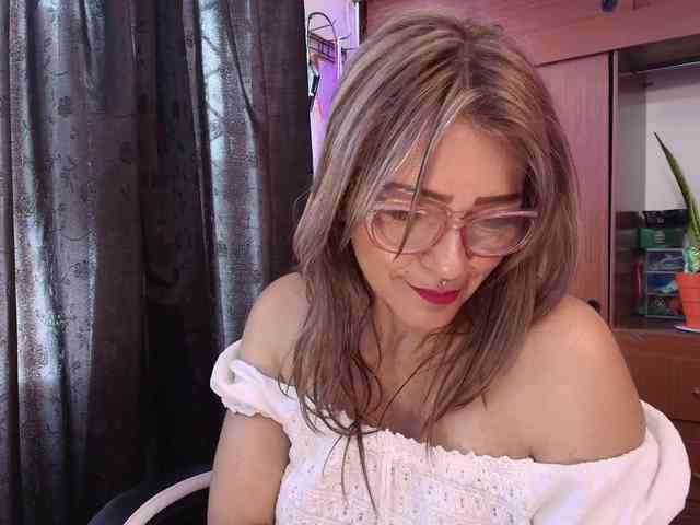 CarolMissoficial webcam