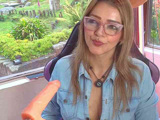 CarolMissoficial webcam