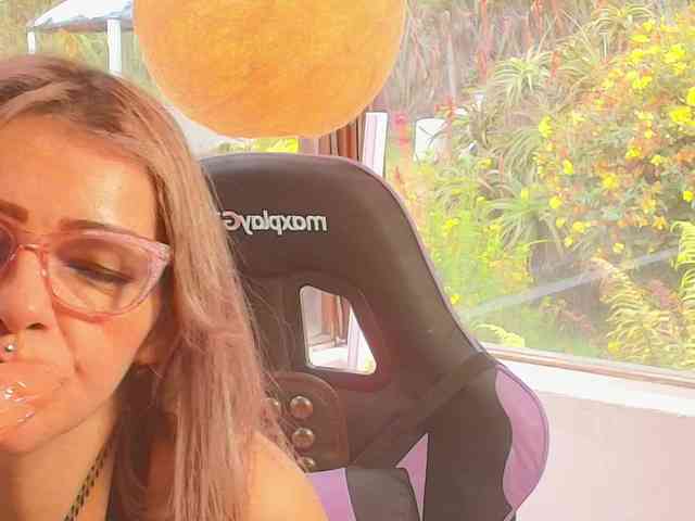 CarolMissoficial webcam