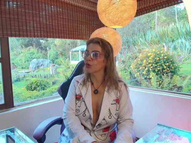 CarolMissoficial webcam