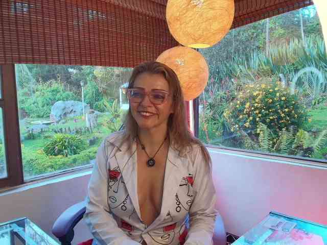 CarolMissoficial webcam