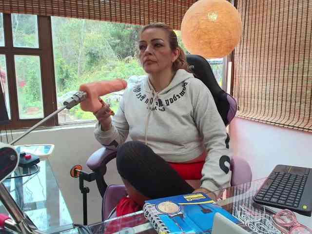 CarolMissoficial webcam
