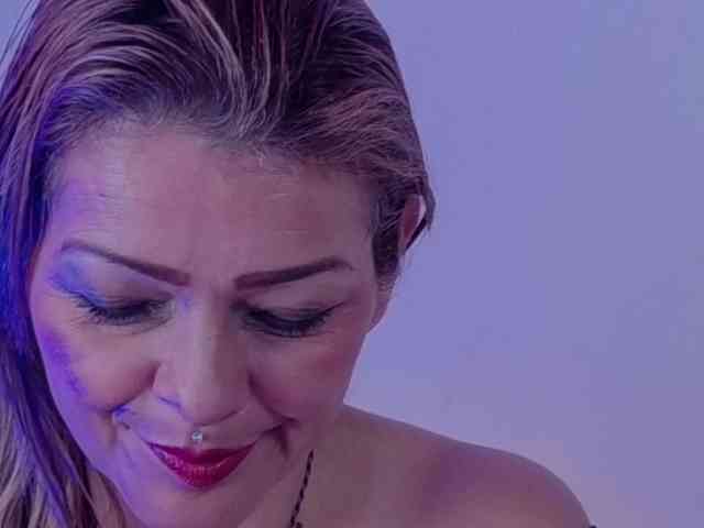 CarolMissoficial webcam