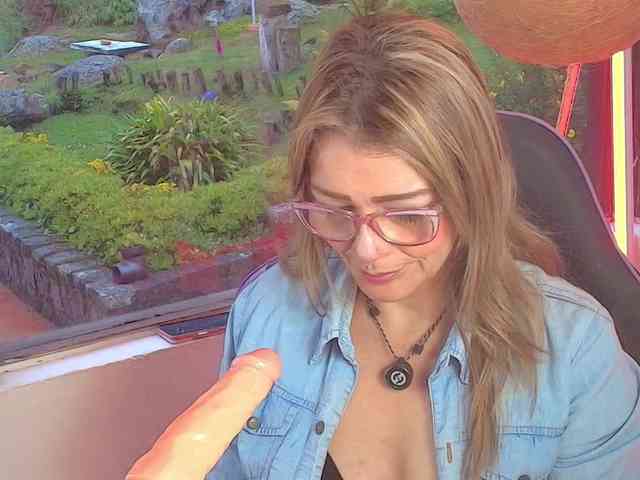 CarolMissoficial webcam