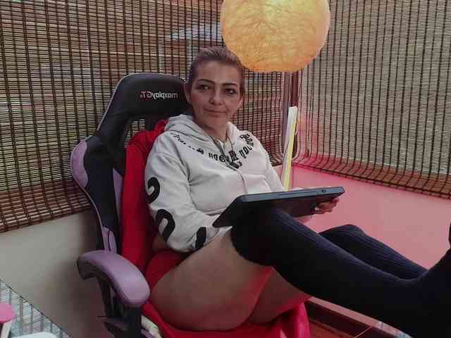 CarolMissoficial webcam