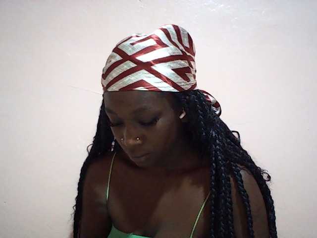 Beautyamb live cam on BongaCams