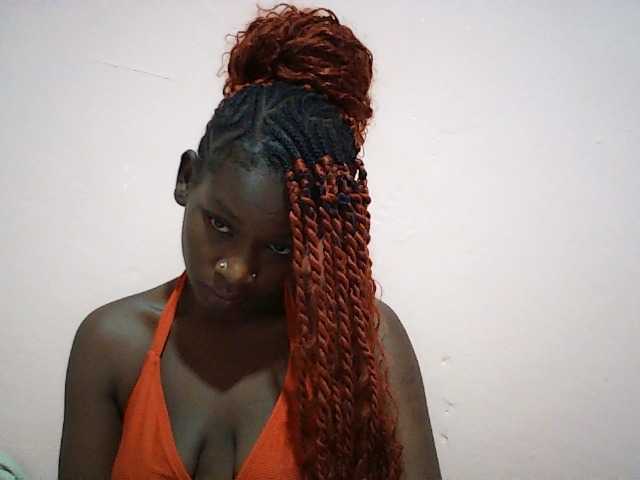 Beautyamb live cam on BongaCams