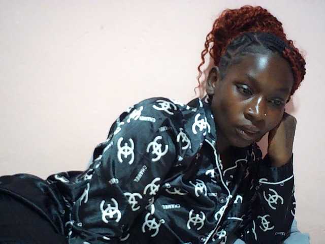 Beautyamb live cam on BongaCams