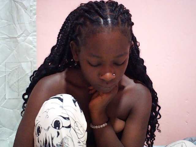 Beautyamb live cam on BongaCams