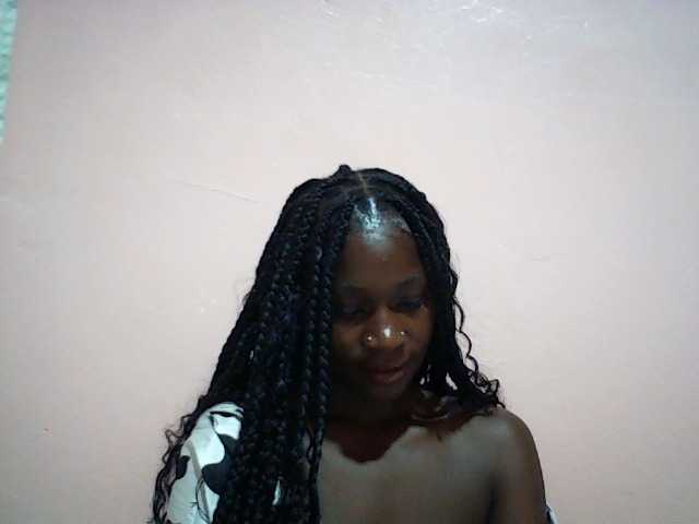 Beautyamb live cam on BongaCams
