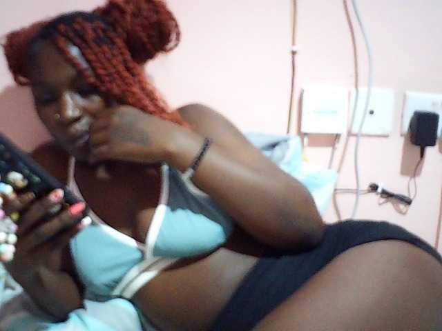 Beautyamb live cam on BongaCams