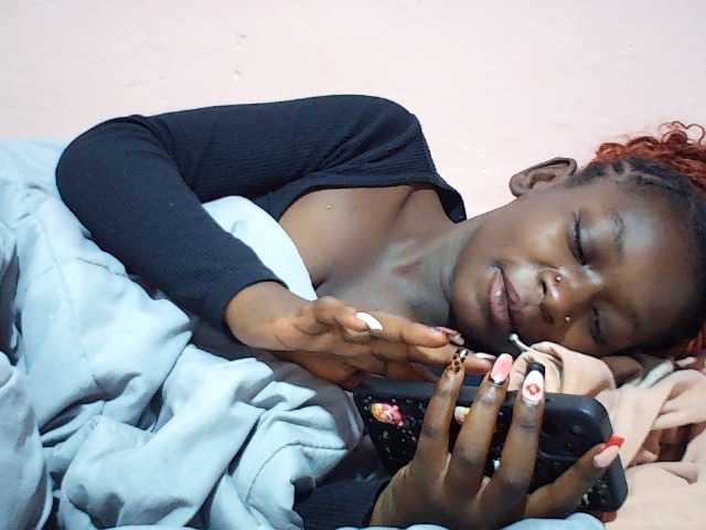 Beautyamb live cam on BongaCams