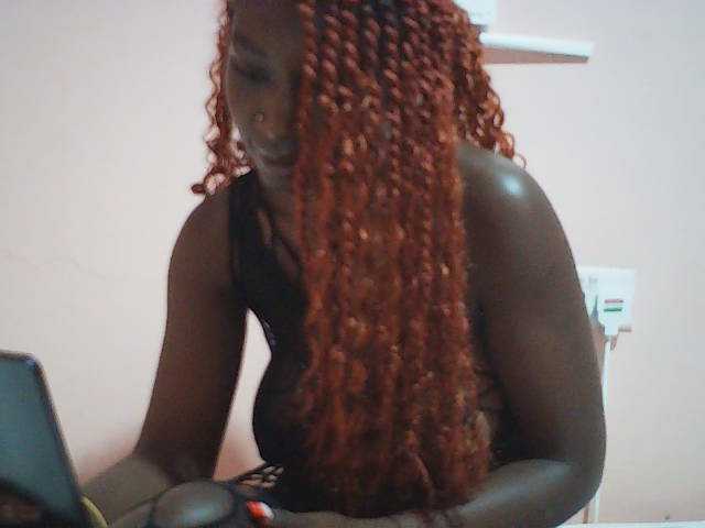 Beautyamb live cam on BongaCams