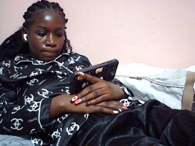 Beautyamb live cam on BongaCams