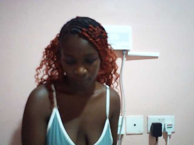 Beautyamb live cam on BongaCams