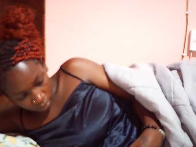 Beautyamb live cam on BongaCams