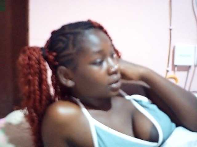 Beautyamb live cam on BongaCams