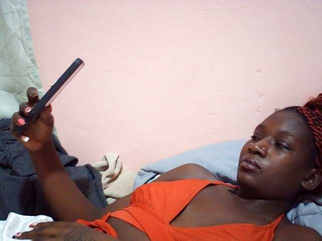 Beautyamb live cam on BongaCams